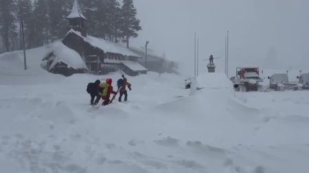 Avalanche deixa nove esquiadores desaparecidos na Califórnia