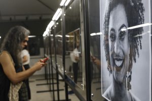 Acusados de planejar assassinato de Marielle Franco assistem ao julgamento da prisão